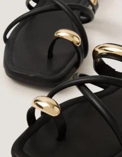 Metal Detail Toe Strap Sandals Black